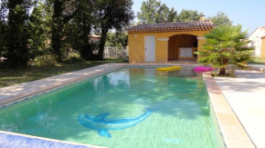 Villa de 3 chambres avec piscine privee jardin clos et wifi a Regusse